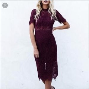 Medium or large Vici collection solange lace dress